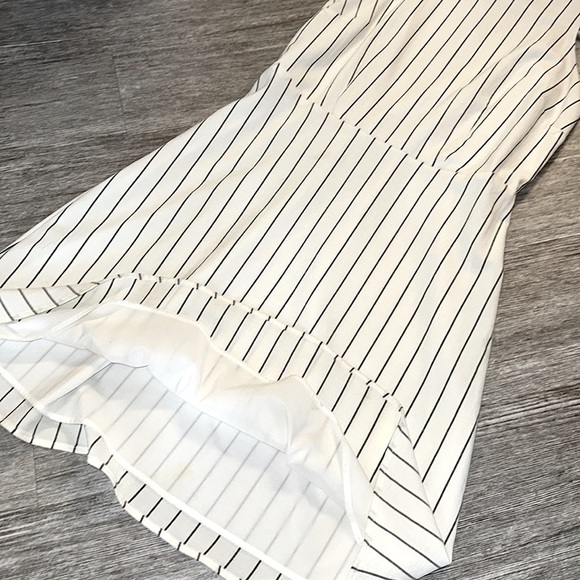 Sleeveless a-line dress with pinstripe pattern, fully lined, Excellent condition - Picture 5 of 9